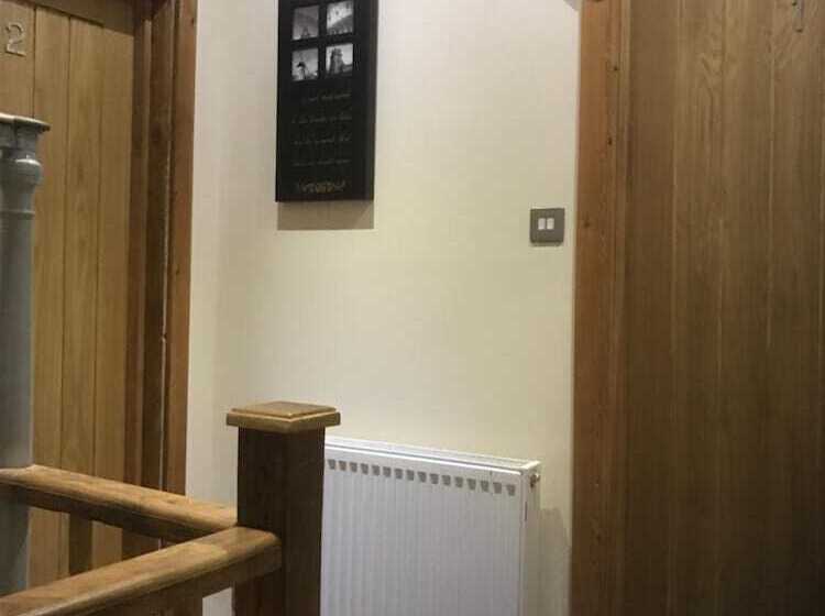 بنسيون Deridown Guest House