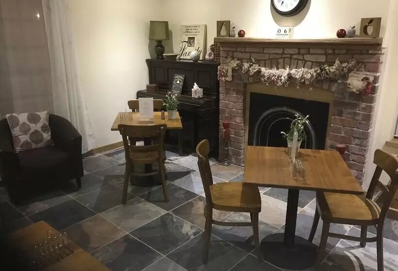 Majatalo Deridown Guest House