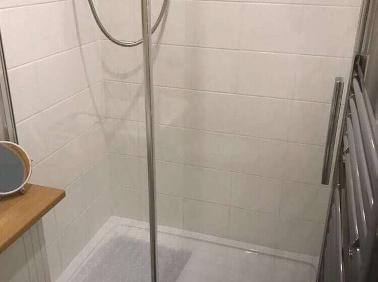 بنسيون Deridown Guest House