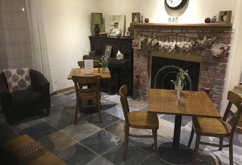 بنسيون Deridown Guest House