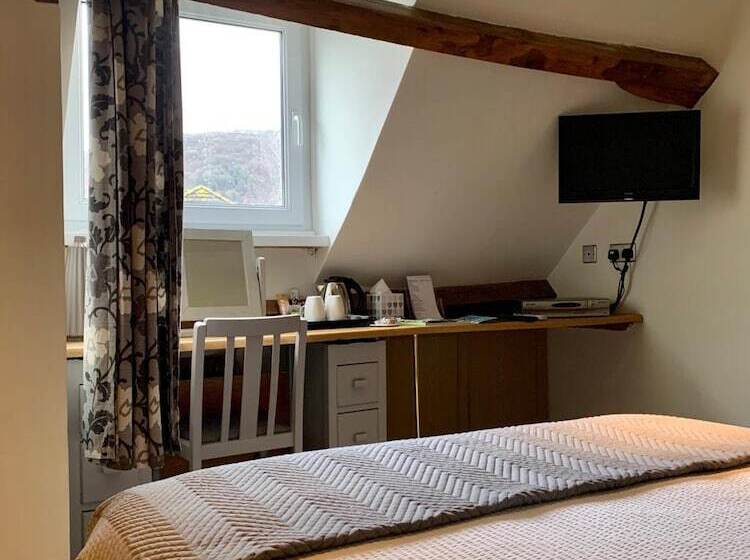 بنسيون Deridown Guest House