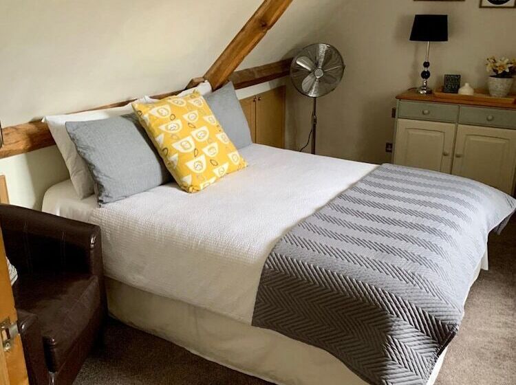 بنسيون Deridown Guest House