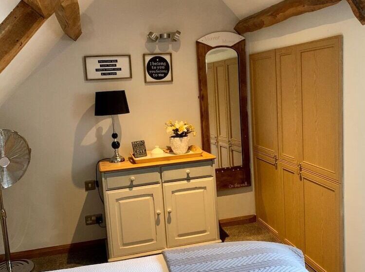 بنسيون Deridown Guest House