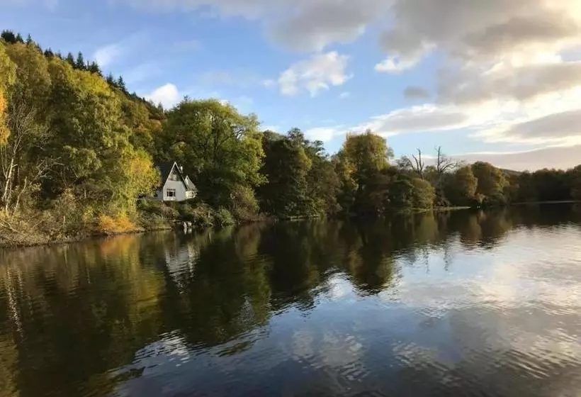 Majatalo Lochview Guesthouse