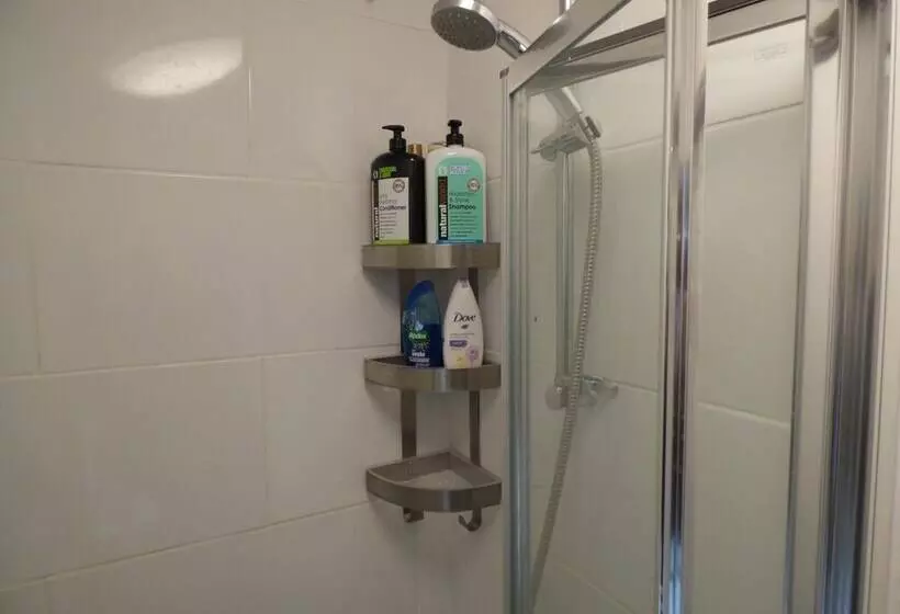 Majatalo Shirebrook House