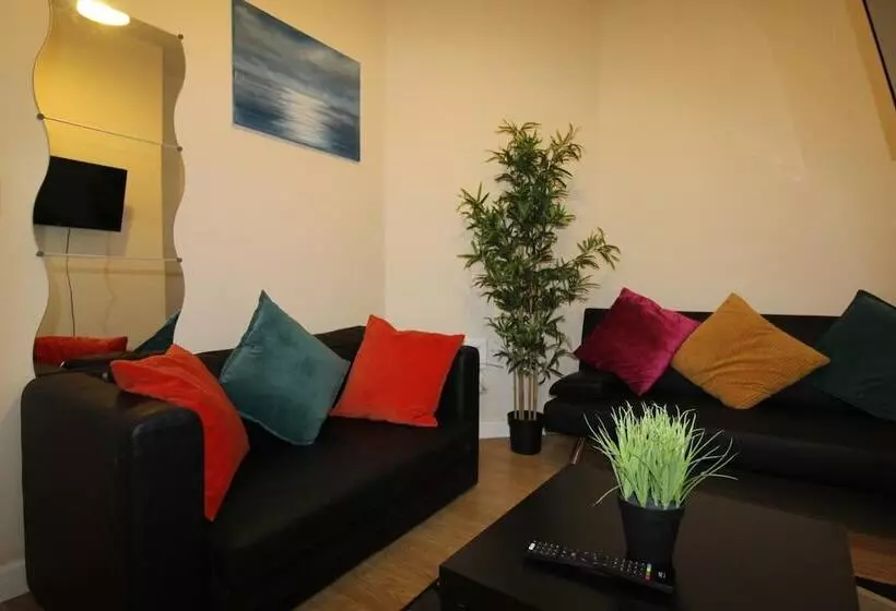 Majatalo Shirebrook House