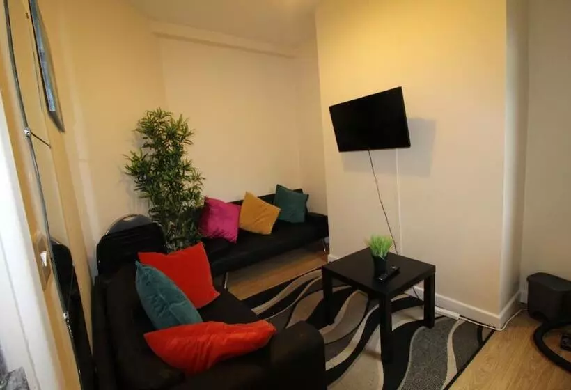 Majatalo Shirebrook House