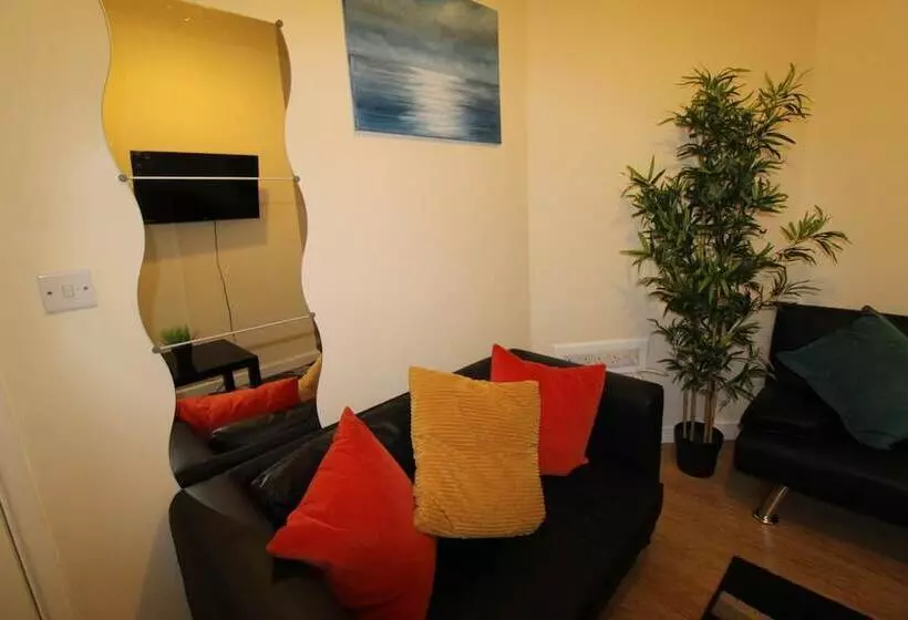 Majatalo Shirebrook House