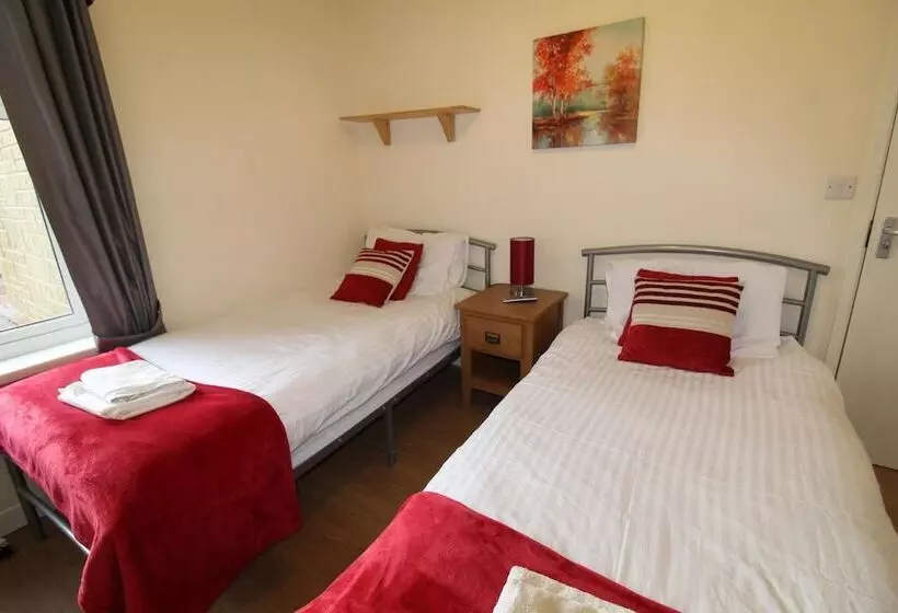 Majatalo Shirebrook House