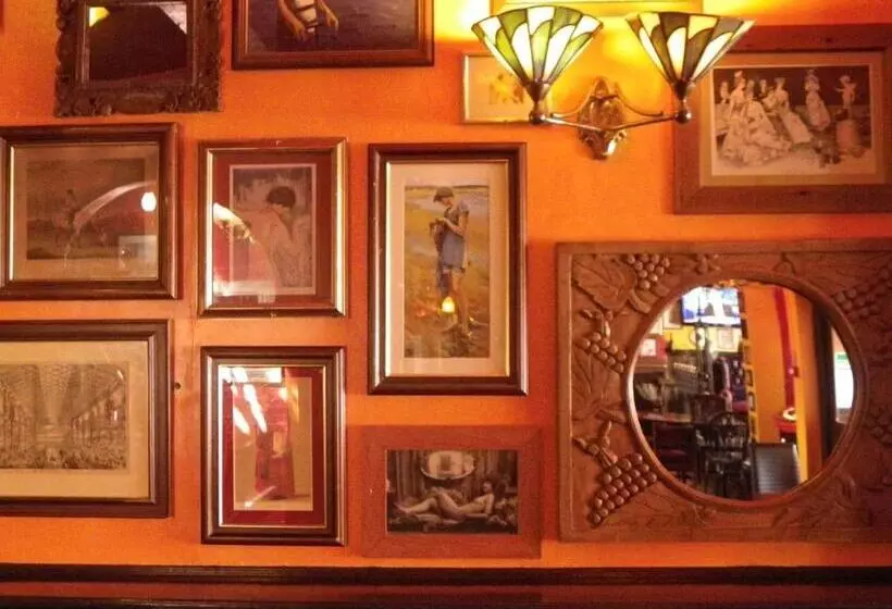 Retkeilymaja Fifteens Of Swinley