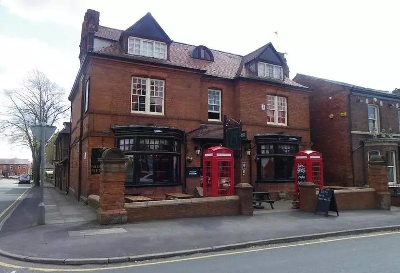 Retkeilymaja Fifteens Of Swinley