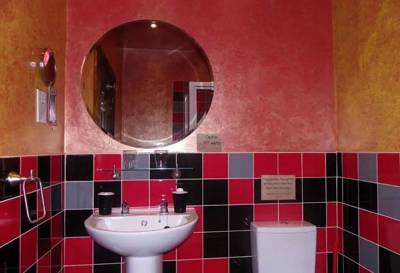 Retkeilymaja Fifteens Of Swinley