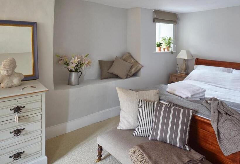 فندق صغير Sign Of The Angel