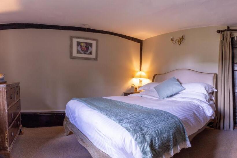 فندق صغير Sign Of The Angel