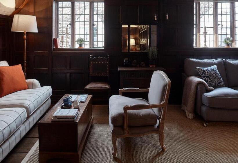 فندق صغير Sign Of The Angel