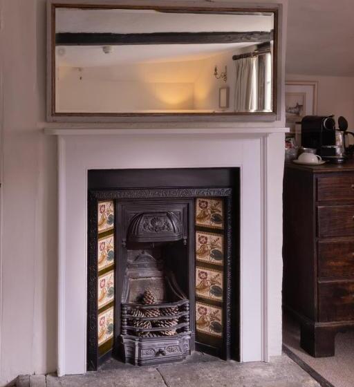 فندق صغير Sign Of The Angel