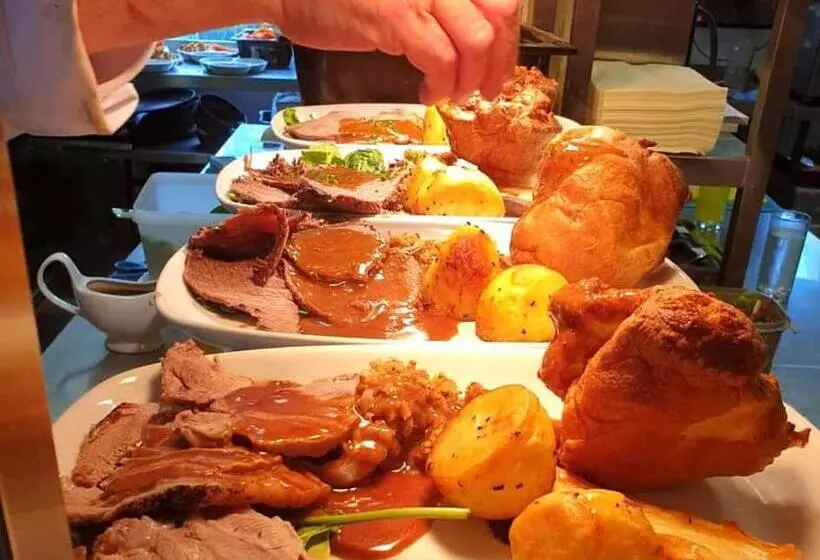 ユースホステル Usk And Railway Inn