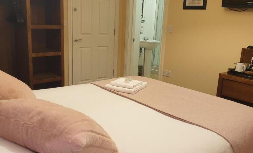 호스텔 Usk And Railway Inn