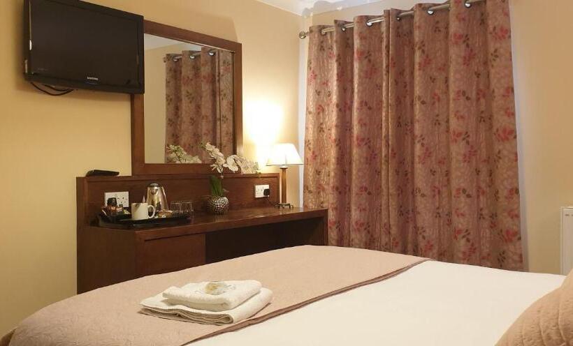 호스텔 Usk And Railway Inn