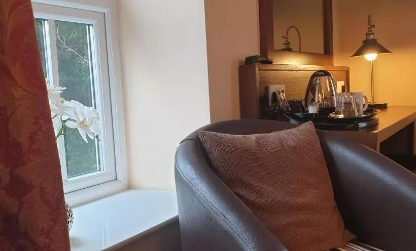 ユースホステル Usk And Railway Inn