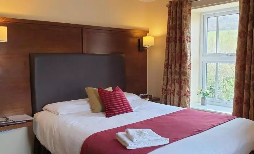 ユースホステル Usk And Railway Inn