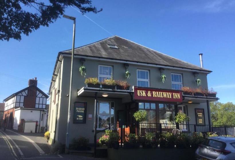 호스텔 Usk And Railway Inn