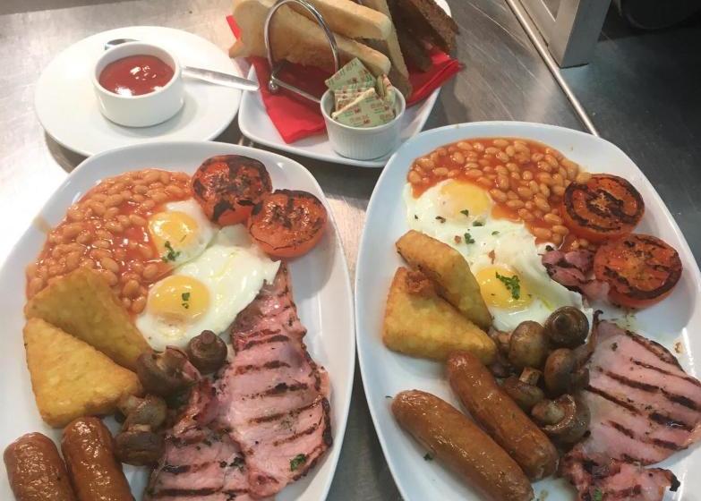 호스텔 Usk And Railway Inn