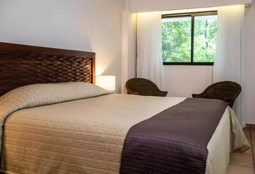 ホテル Coronado Luxury Club & Suites