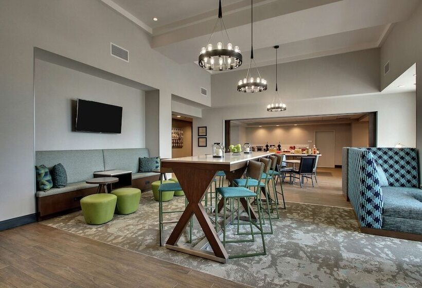 فندق Hampton Inn & Suites Southport