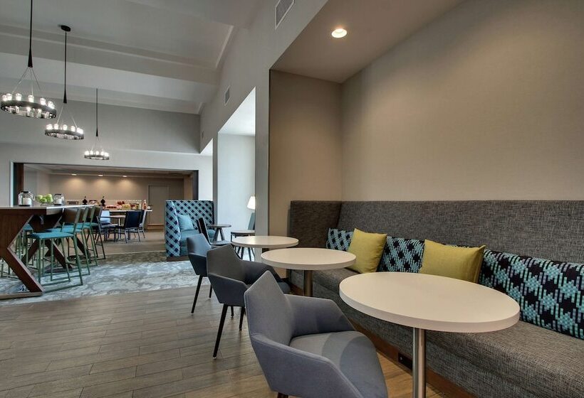 فندق Hampton Inn & Suites Southport