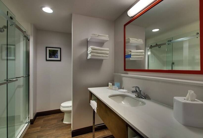 فندق Hampton Inn & Suites Southport