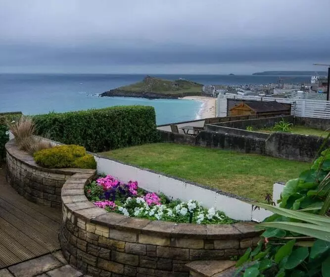 Majatalo Atlantic Heights Guest House