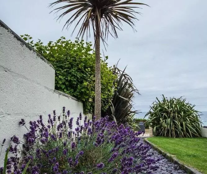 Majatalo Atlantic Heights Guest House