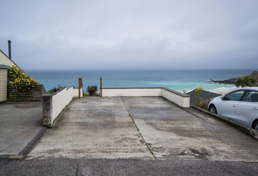 ペンション Atlantic Heights Guest House