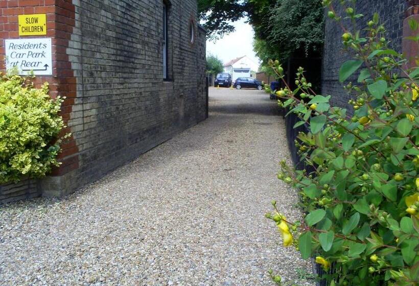 膳宿费 Fairways Guest House