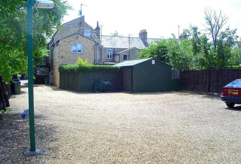 膳宿费 Fairways Guest House