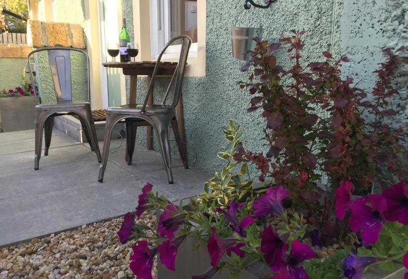 פנסיון Irvine Bay