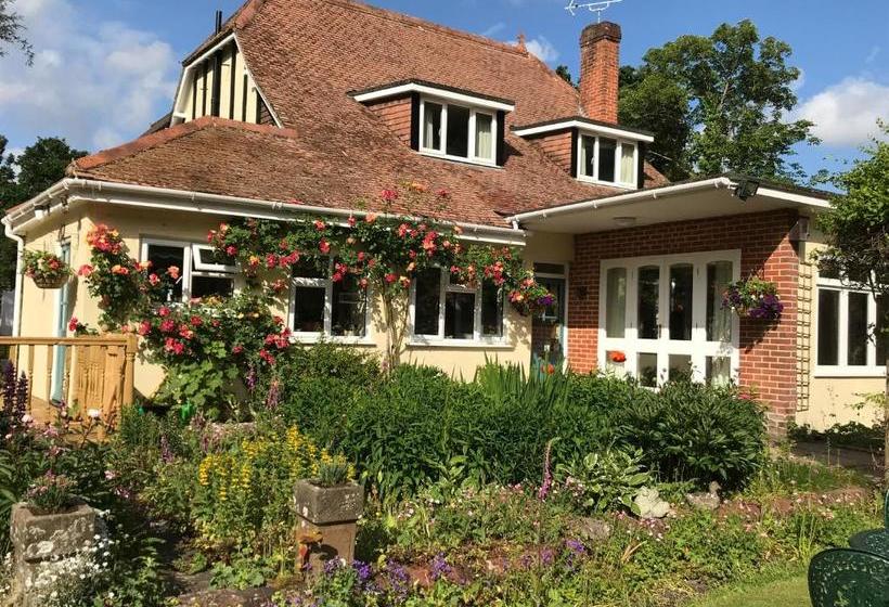 ペンション Kingswood Cottage