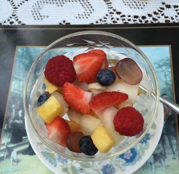 ペンション Kingswood Cottage