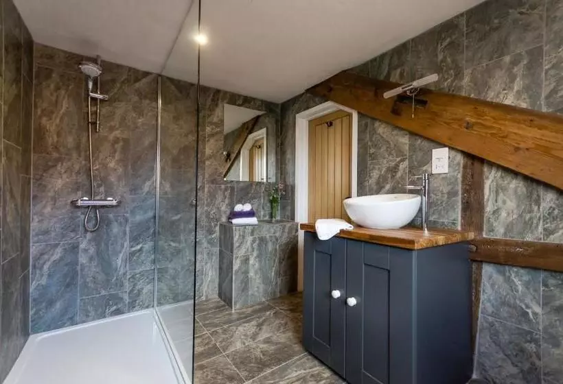 Pension  No93 Oower Hoose