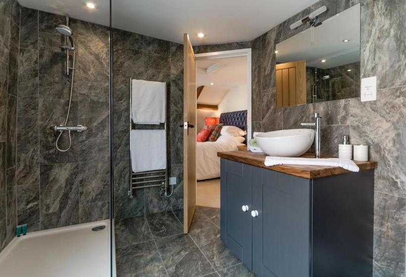 Пансион No93 Oower Hoose