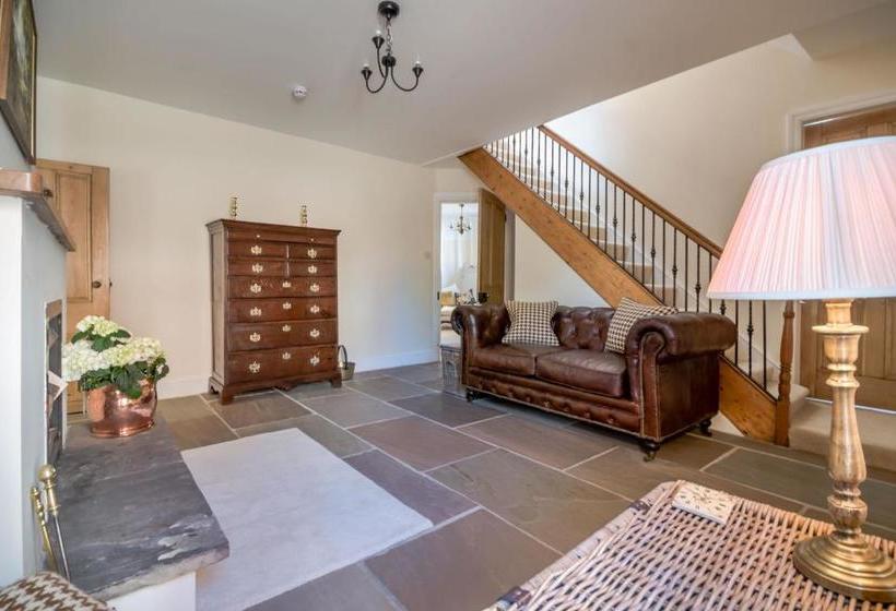 Пансион No93 Oower Hoose