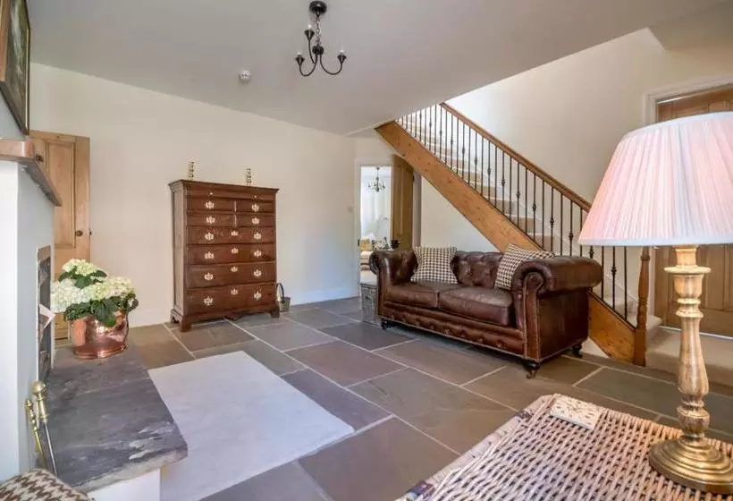 Pension  No93 Oower Hoose