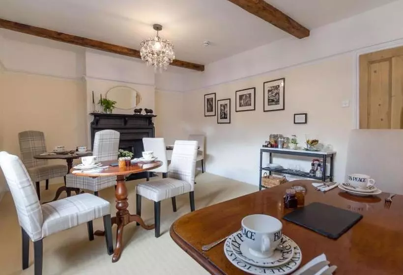 Pension  No93 Oower Hoose