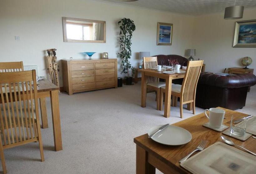 بنسيون Tigh Na Sith