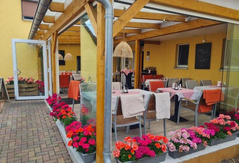 Общежитие Gasthaus Zur Hecke