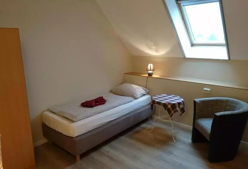 Retkeilymaja Gasthaus Zur Hecke