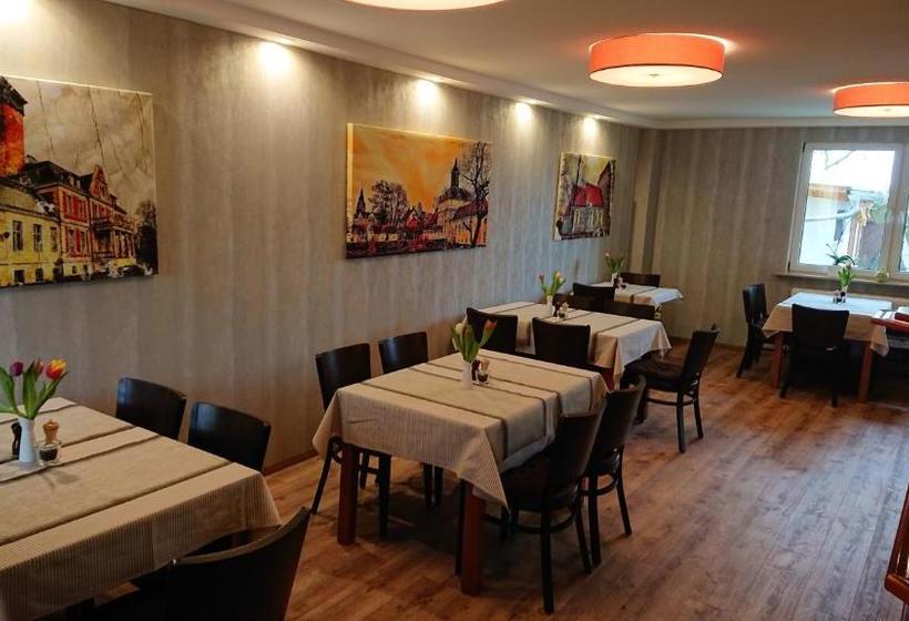 Общежитие Gasthaus Zur Hecke