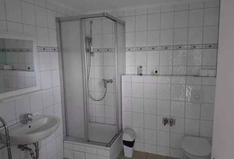 Retkeilymaja Gasthaus Zur Hecke