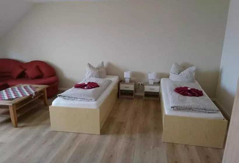 Retkeilymaja Gasthaus Zur Hecke